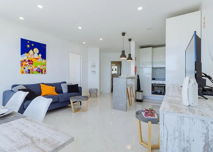 Monique Mit Meerblick * Armacao de Pera